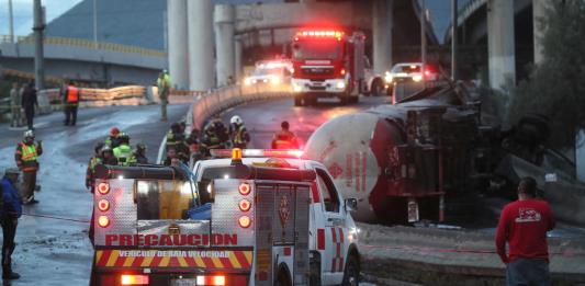 Investigan en México choque por exceso de velocidad en la explosión de camión de gas