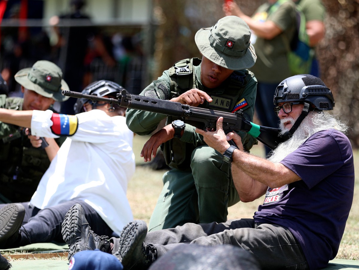 Los recibiremos con plomo: milicia en Venezuela se adiestra ante amenaza de EEUU Los recibiremos con plomo: milicia en Venezuela se adiestra ante amenaza de EEUU