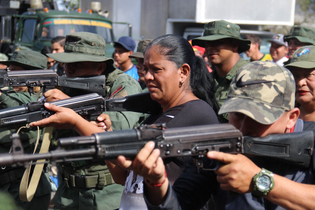 Los recibiremos con plomo: milicia en Venezuela se adiestra ante amenaza de EEUU Los recibiremos con plomo: milicia en Venezuela se adiestra ante amenaza de EEUU
