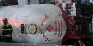 Sube a catorce la cifra de muertos por explosión de camión de gas en Ciudad de México
