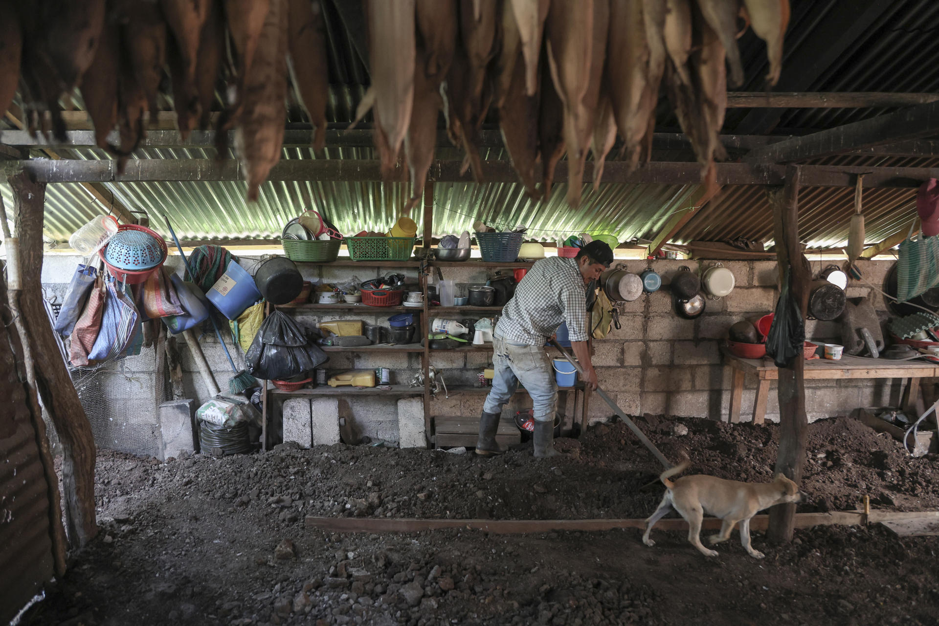 Las viviendas con pisos de tierra: el reflejo de la pobreza