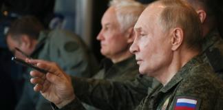 El Kremlin considera peligrosa la idea de derribar aviones rusos, tras violaciones de espacio de la OTAN