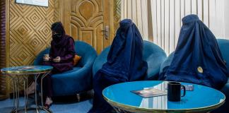Bótox bajo el burka: las cirugías estéticas están de moda en Afganistán