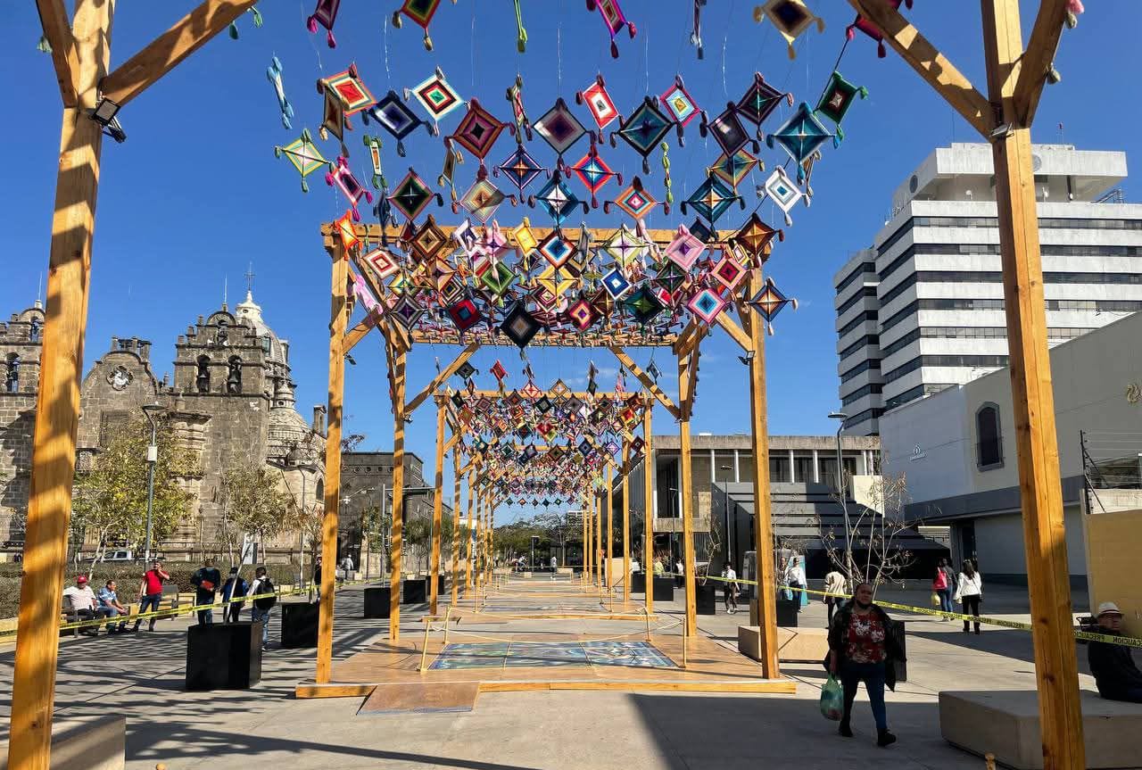 Por falta de mantenimiento, desaparece el Paseo Tejido Wixárika en Guadalajara