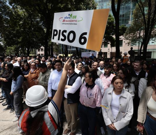 México realiza simulacro 40 años después de trágico terremoto con alertas en los celulares