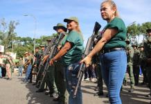 Venezuela entrena militarmente a civiles ante un eventual ataque de EEUU