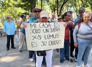 Colectivos marchan contra la gentrificación en Guadalajara; exhiben rentas exorbitantes