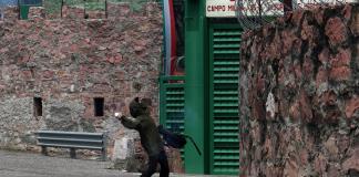 Atacan instalaciones militares en Guerrero por caso Ayotzinapa