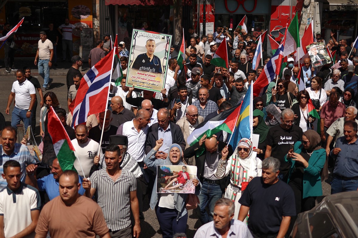 Los palestinos de Cisjordania marchan para celebrar el reconocimiento de su Estado