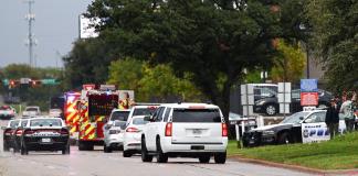 Dos muertos y un herido en ataque a centro de detención de migrantes en EEUU