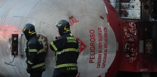Sube a treinta la cifra de fallecidos por explosión de camión de gas en Ciudad de México