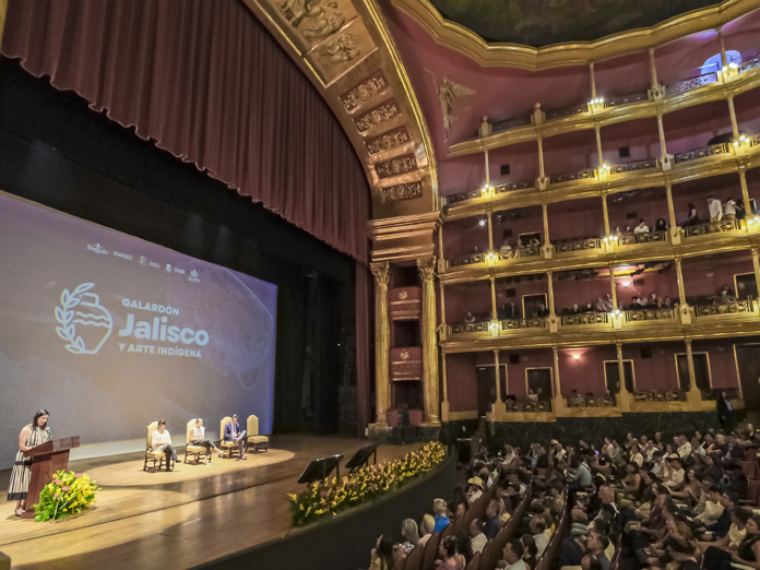 Reconocen a la comunidad artesanal con el Galardón Jalisco y Arte Indígena 2025 