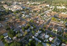 Una nube tóxica contamina casas que sobrevivieron a los incendios de Los Ángeles