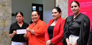 Reconocen labor de cuidados con apoyo económico a 575 personas