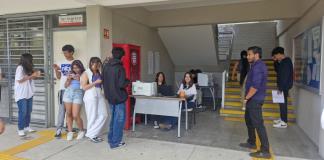 Emoción y primeras experiencias marcan la votación en la Preparatoria 10 de la UdeG