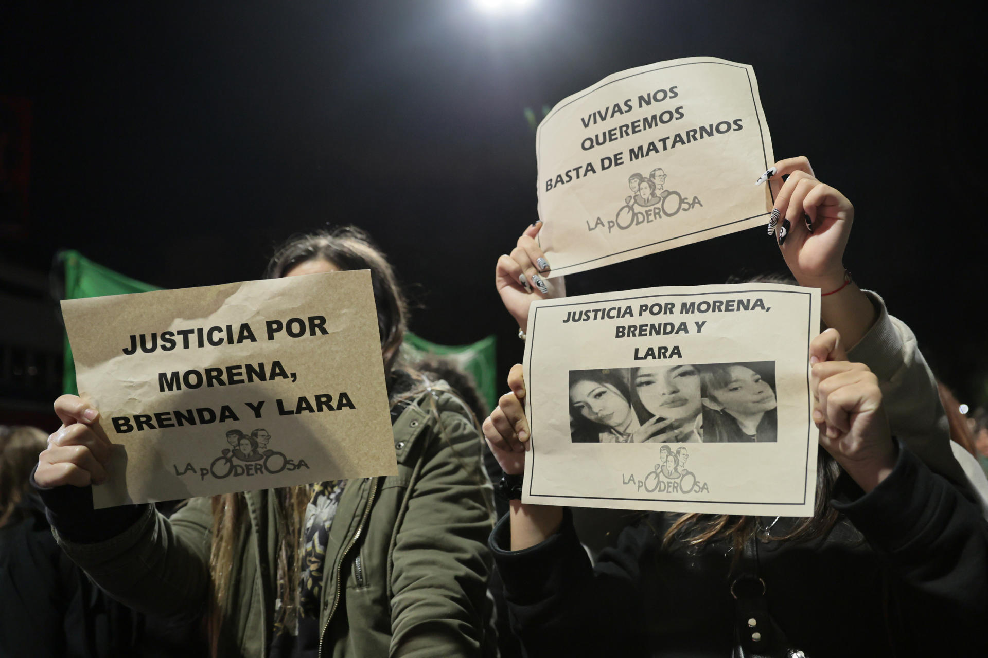 Asesinato de tres mujeres transmitido en vivo en redes conmociona Argentina
