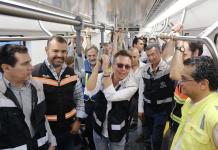 La Línea 4 del Tren Ligero realiza las primeras pruebas con el gobernador Pablo Lemus a bordo 