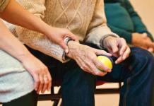 Empatía y cuidado en “Blanco Atardecer”, la obra de teatro que invita a reflexionar sobre el Alzheimer