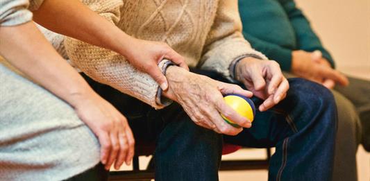 Empatía y cuidado en “Blanco Atardecer”, la obra de teatro que invita a reflexionar sobre el Alzheimer
