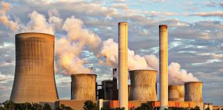 Teherán y Moscú firman acuerdo de USD 25.000 millones para construir plantas nucleares en Irán
