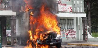 Sheinbaum condena actos violentos en aniversario de los 43 desaparecidos en Ayotzinapa