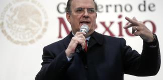 México elimina beneficios fiscales a dos empresas por irregularidades en importar acero.