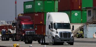 Trump anuncia arancel de 25% a camiones importados por EEUU a partir de noviembre