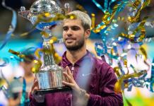 Alcaraz logra en Tokio su 8º título en 2025, pero renuncia a Shanghái