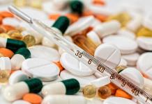 Trump y Pfizer anuncian un acuerdo para bajar los precios de medicamentos en EEUU