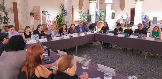 Colectivos y diputados piden 353 millones para desaparecidos; Esquer promete aumento