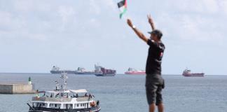 La flotilla para Gaza continúa su rumbo pese a las maniobras de intimidación israelíes