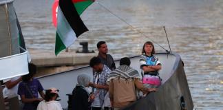 Israel deportará a Europa a activistas de flotilla por Gaza