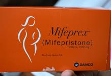 La aprobación de nueva píldora genérica para el aborto indigna a conservadores en EEUU