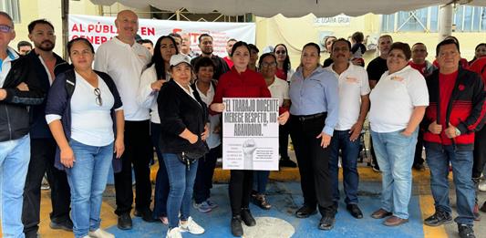 Por incumplimiento de pago, maestros del SNTE clausuran delegación regional en Guzmán