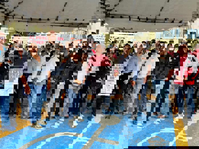 Por incumplimiento de pago, maestros del SNTE clausuran delegación regional en Guzmán