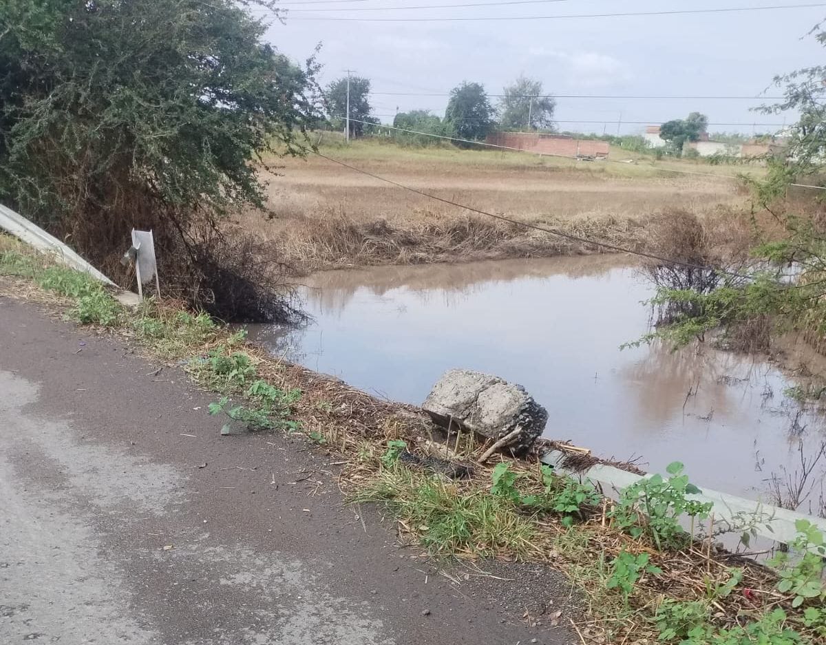 Localidades de La Barca piden que se repare puente de la carretera estatal 114