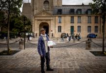 Ali Akbar, el último vendedor de periódicos ambulante de París