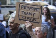 Jimmy Kimmel logra mayor popularidad que Trump tras suspenderse su programa, dice encuesta