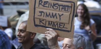 Jimmy Kimmel logra mayor popularidad que Trump tras suspenderse su programa, dice encuesta
