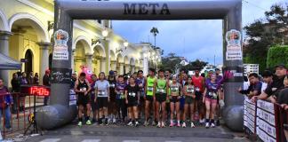 Participan alrededor de 600 personas en el medio maratón de Zapotlán
