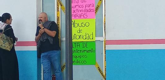Por malos tratos de directivos, toman oficinas del OPD Salud Jalisco