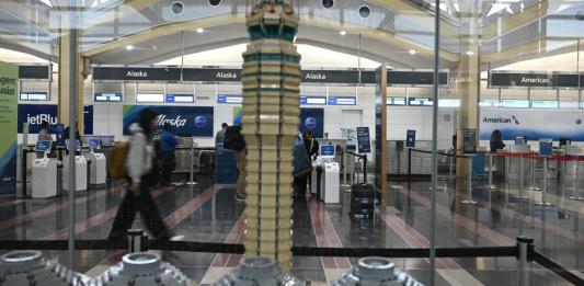 Los aeropuertos de EEUU sufren retrasos y cancelaciones a causa del cierre gubernamental
