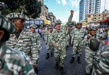 Venezuela anuncia despliegue militar en principal aeropuerto y dos regiones del Caribe