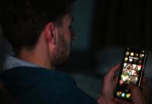 El acceso a redes sociales desde celulares, restringido intencionadamente en Afganistán