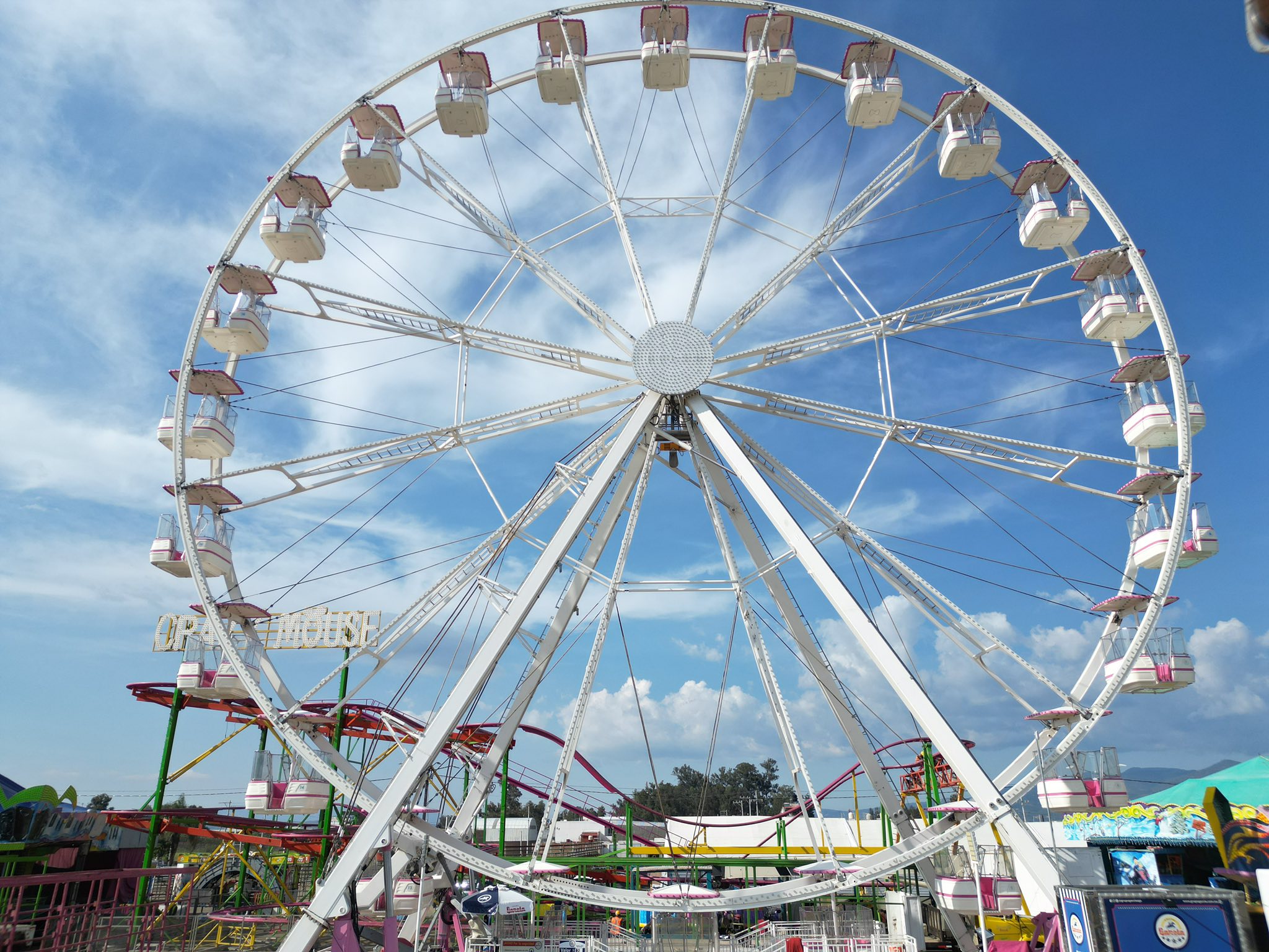 Juegos mecánicos de la Feria Zapotlán operan sin cumplir requisitos de Protección Civil
