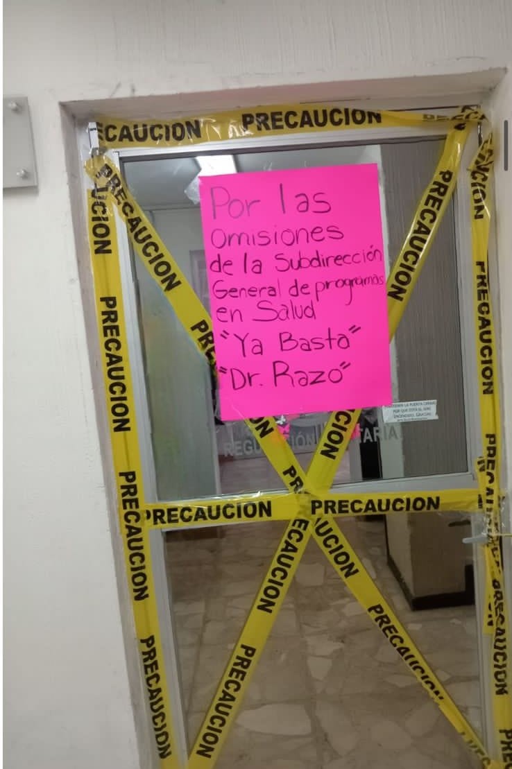 Por malos tratos de directivos, toman oficinas del OPD Salud Jalisco