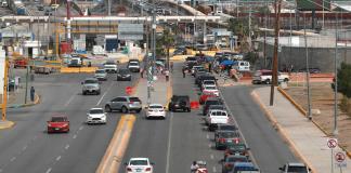 Largas filas en cruces fronterizos de norte de México por cierre de gobierno en EEUU