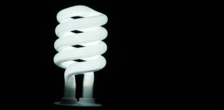 Las personas ahorran más energía en casa cuanto más capaces se ven de hacerlo