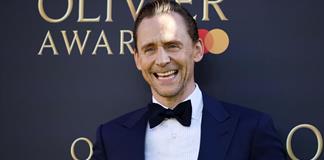 Tom Hiddleston celebra la magia de los pequeños momentos en La vida de Chuck