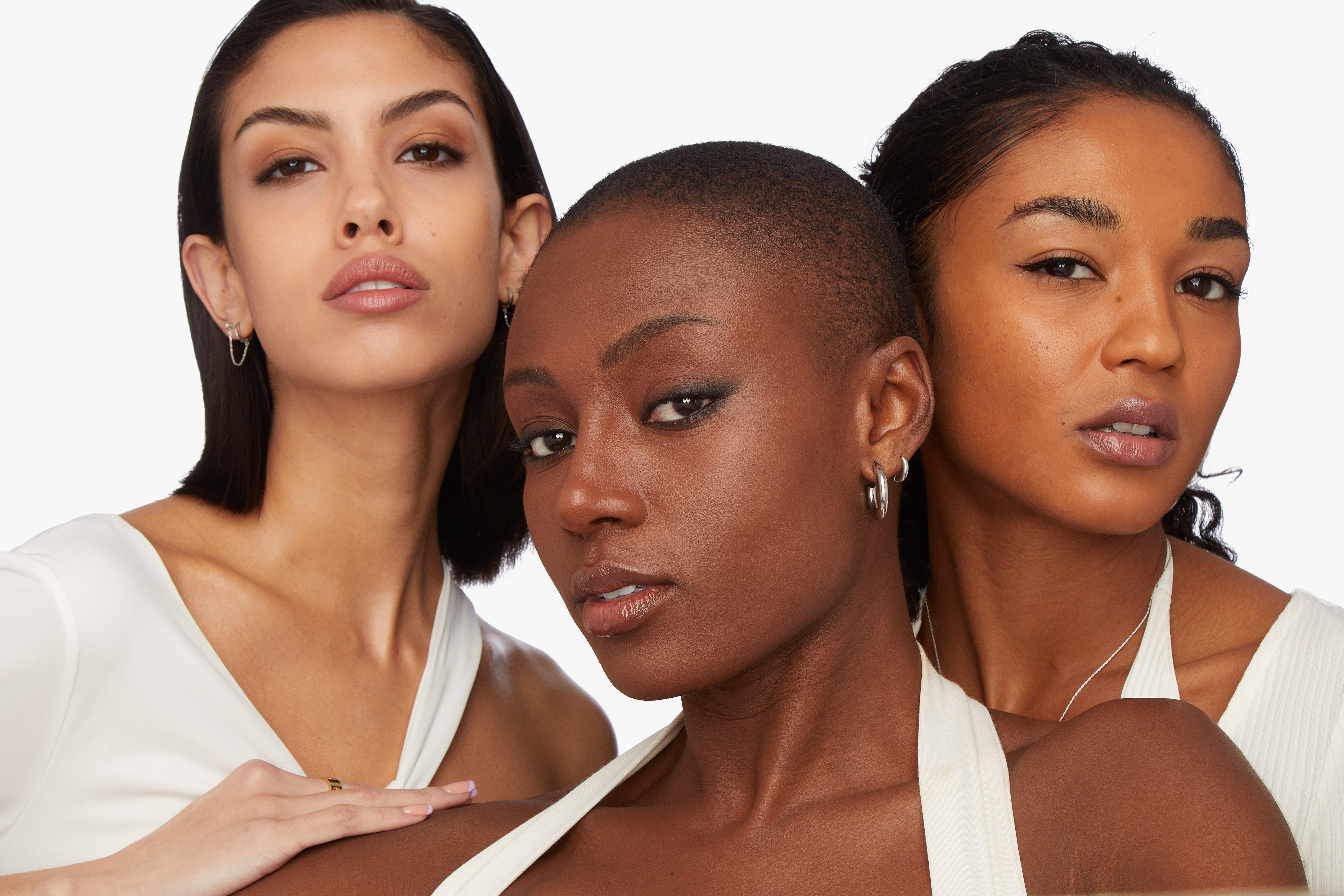Ligereza, frescura y luz: la textura líquida se impone en el maquillaje